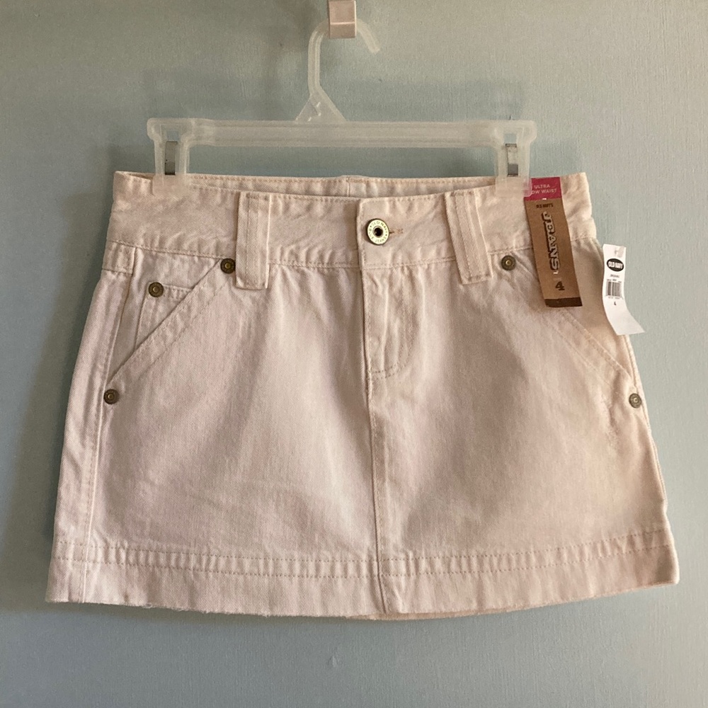 Old Navy Y2K Ultra Low Waist Off White Distressed Denim Mini Skirt Size 4